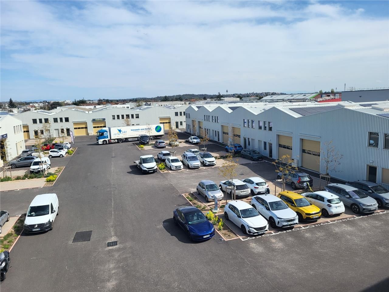 Location local 4317 m² à Vaulx-en-Velin