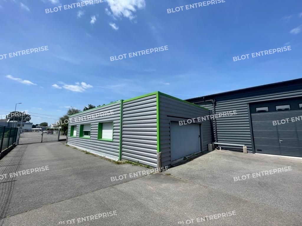 Location entrepôts 260 m² non divisibles