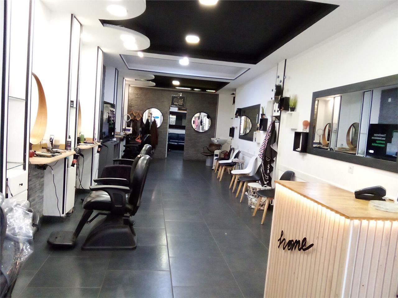 Location local commercial 65.00 m² à BORDEAUX