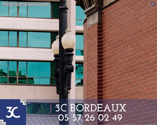 Vente local commercial 300 m² à CESTAS