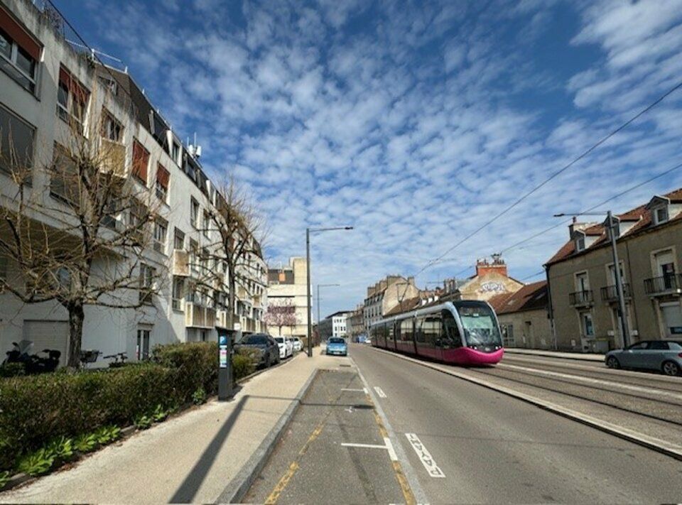 Location bureaux 316.3 m² non divisibles