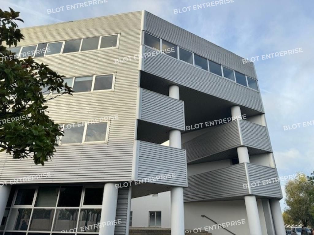 Vente bureaux 166 m² non divisibles