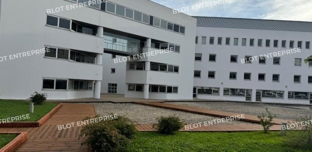 Vente bureaux 165 m² non divisibles