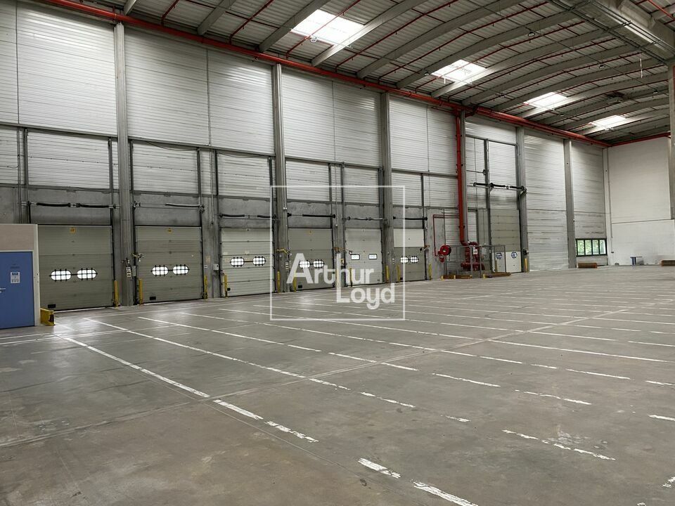 Location entrepot 22405 m² non divisibles