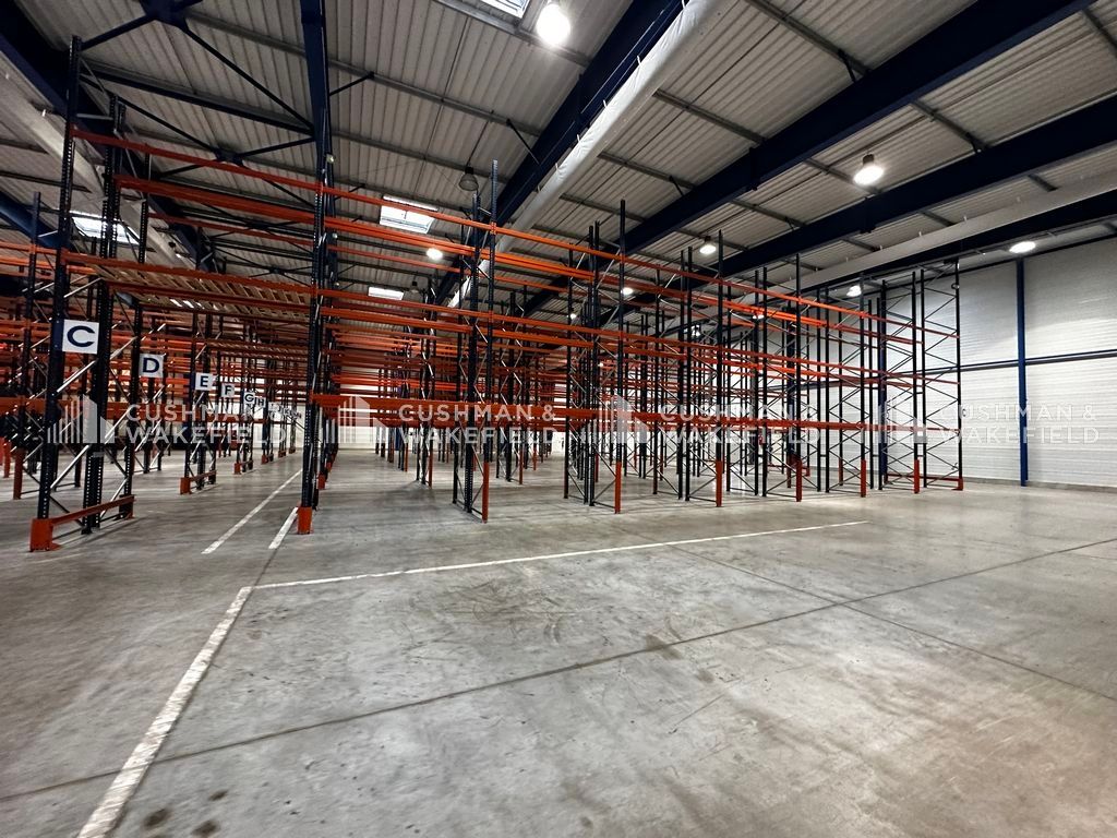 Location entrepôt 2125 m² non divisibles