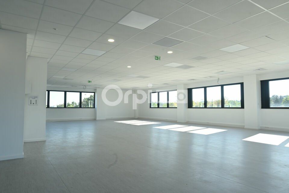 Location bureaux 166.93 m² divisibles à partir de 69.13 m²