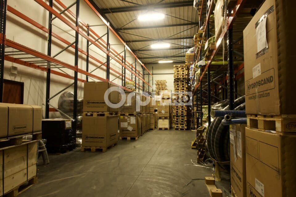 Location local d''activites 379 m² divisibles à partir de 100 m²