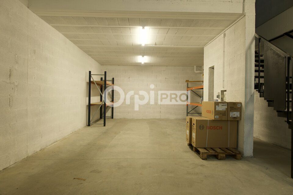 À LOUER - LOCAL D'ACTIVITE DE 112 M2 - VÉNISSIEUX