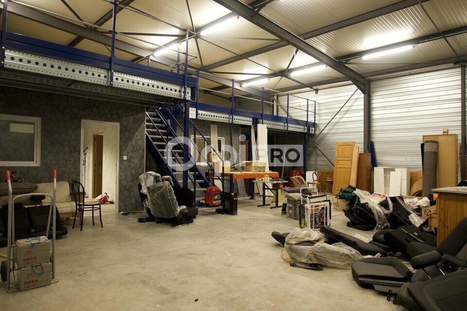 Vente local d''activites 253.2 m² non divisibles