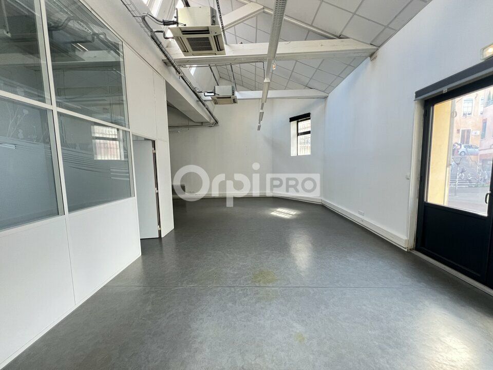 Location bureaux 73 m² non divisibles