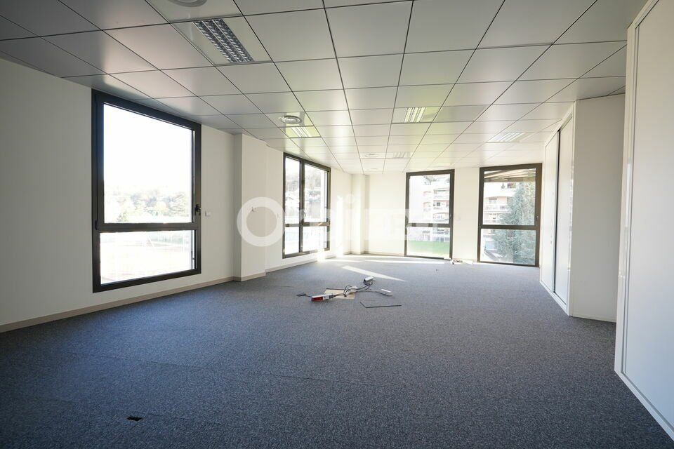 Location bureaux 361 m² non divisibles
