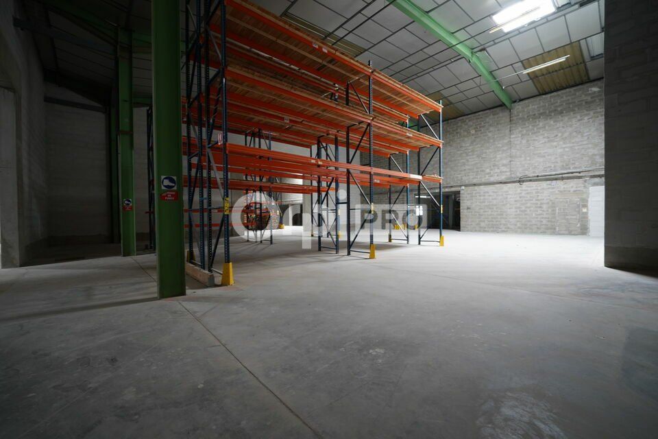 LOCAL D'ACTIVITE A LOUER - 411,35 m² - SAINT BONNET DE MURE