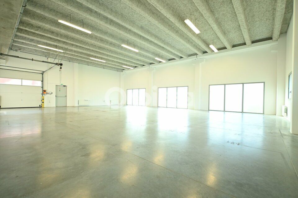 Location local d''activites 229 m² non divisibles