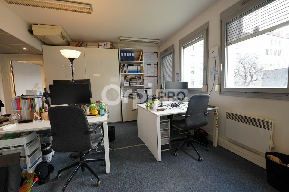 BUREAUX A VENDRE - 81 m² - LYON 3