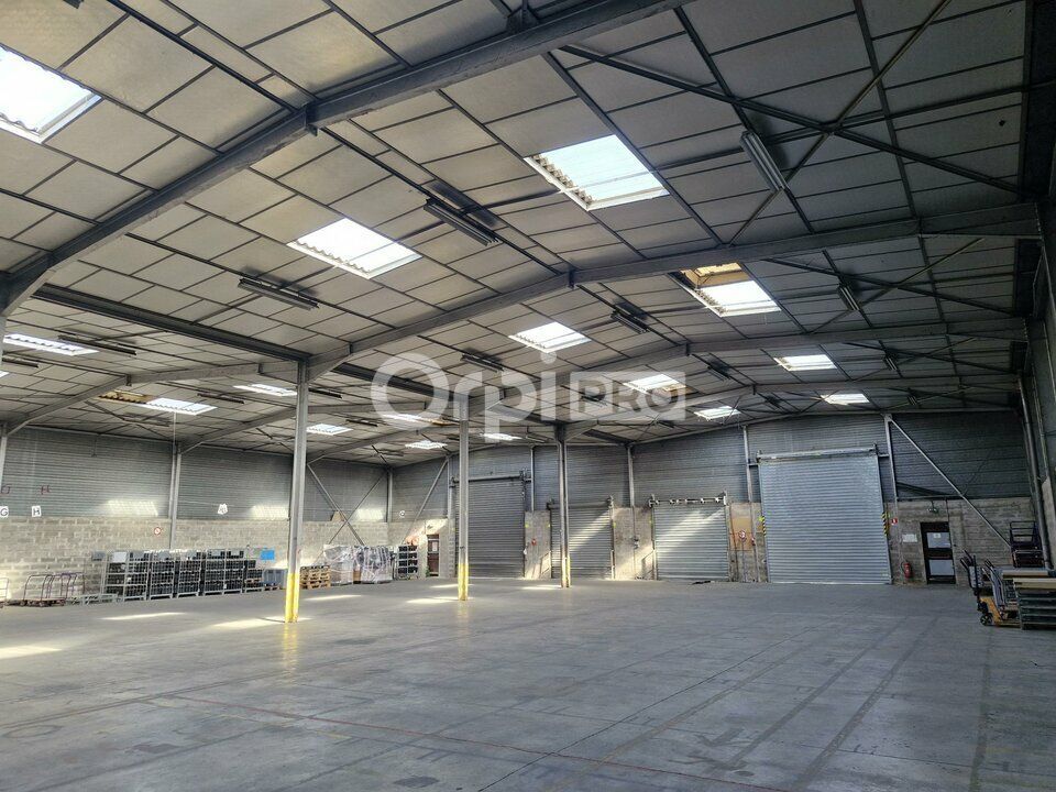 Location local d''activites 1180 m² non divisibles