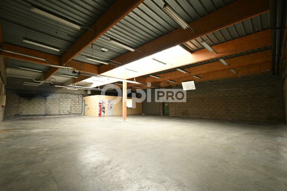 Location local d''activites 310 m² non divisibles
