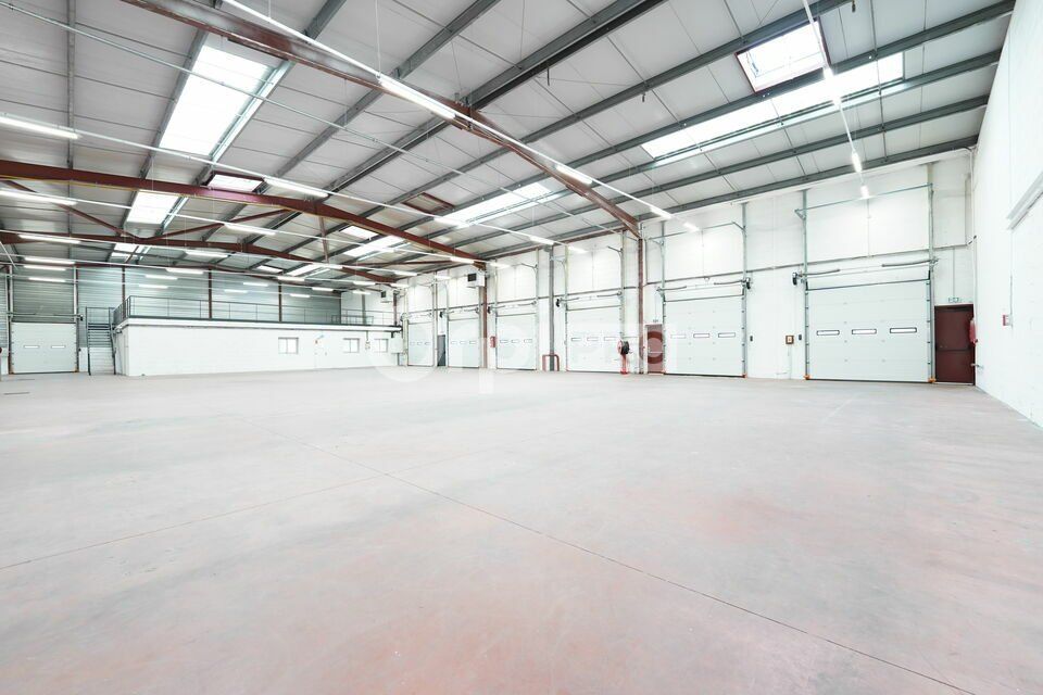 Location local d''activites 6061 m² divisibles à partir de 1247 m²