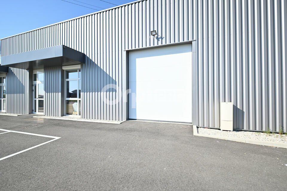 Location local d''activites 470 m² non divisibles