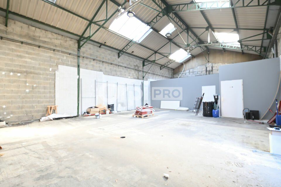LOCAL D'ACTIVITE A LOUER - 180 m² - VENISSIEUX