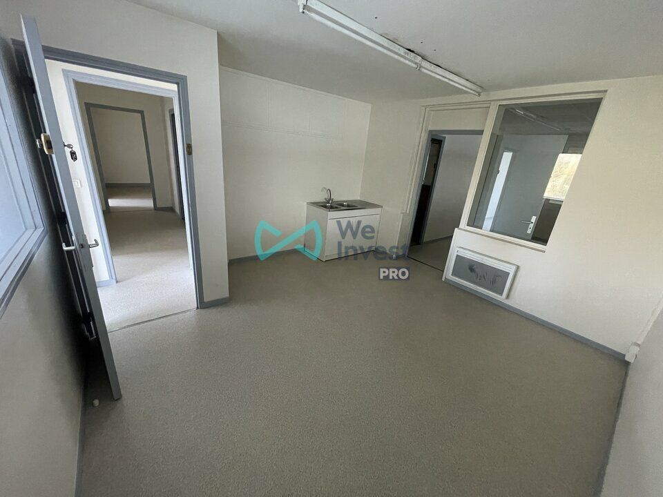 Local Bureau 240 m²  Fonctionnel & Lumineux