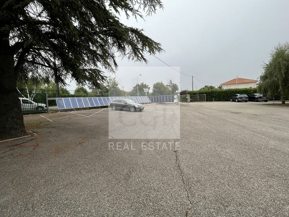 À Louer : Local d'Activités Fonctionnel à Mions - Idéal pour Activités Industrielles