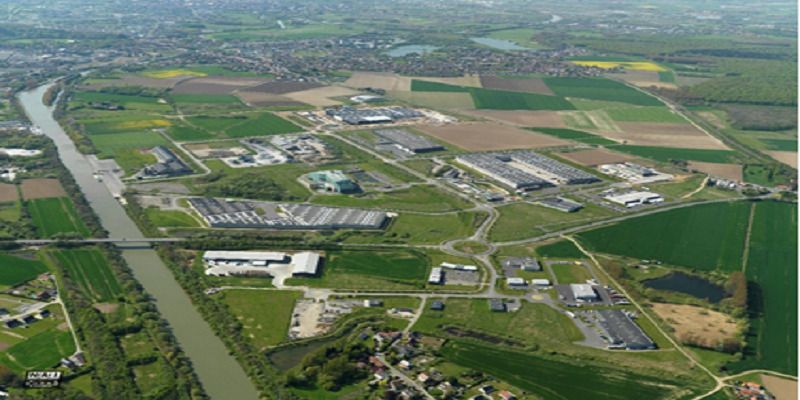 Vente terrain 100000 m² divisibles à partir de 10000 m²