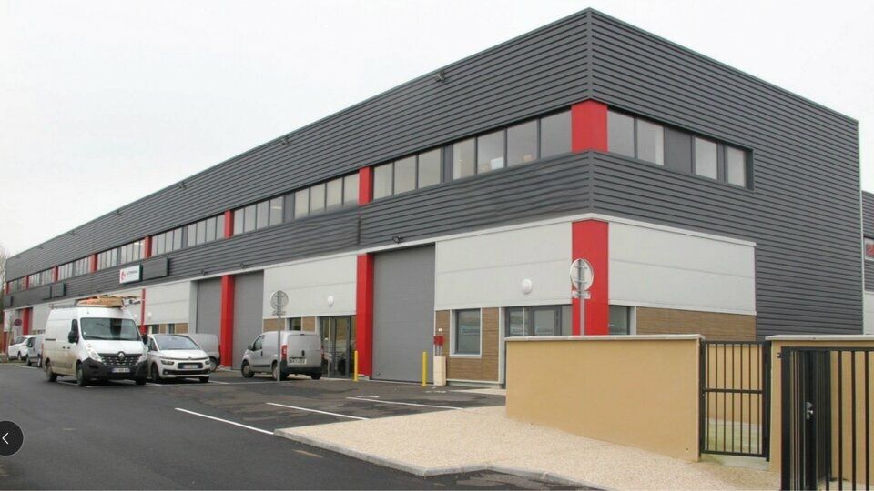 Location entrepôts 245 m² non divisibles