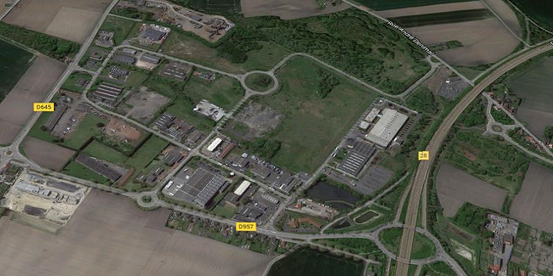 Vente terrain 590000 m² divisibles à partir de 2000 m²