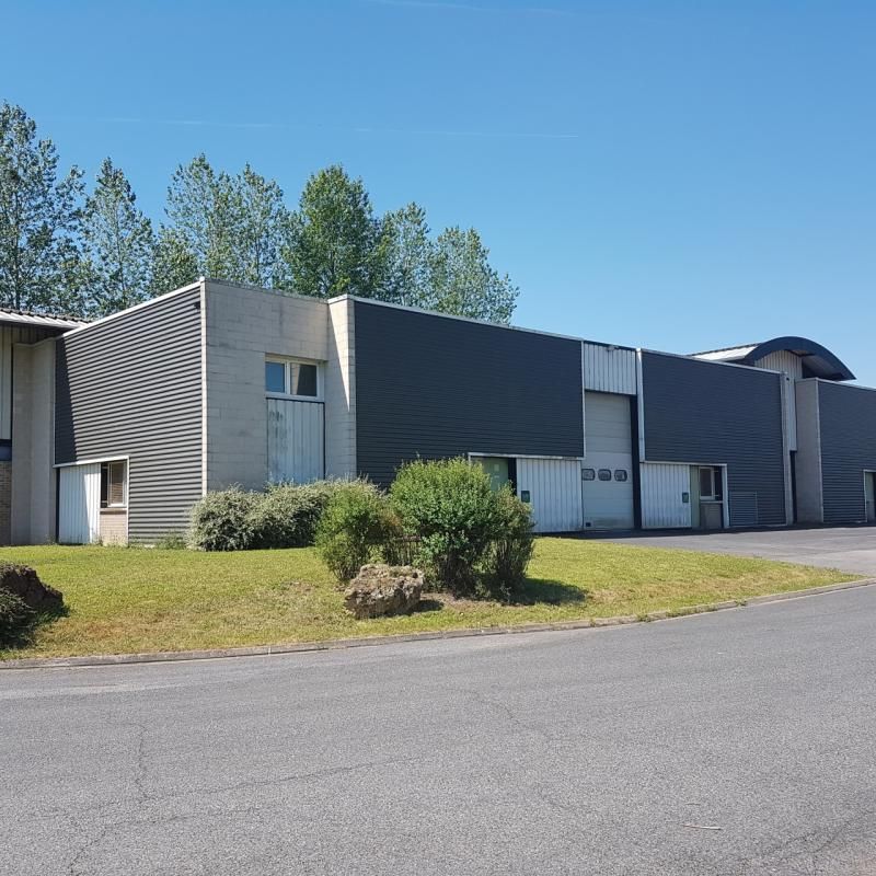 Vente entrepôts 1500 m² non divisibles