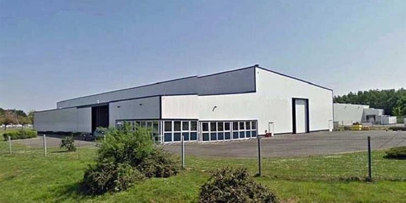 Location entrepôts 812 m² non divisibles