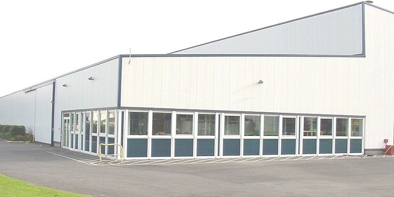 Location entrepôts 812 m² non divisibles