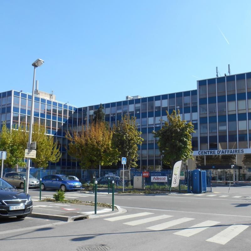 Location bureaux 3000 m² divisibles à partir de 12 m²