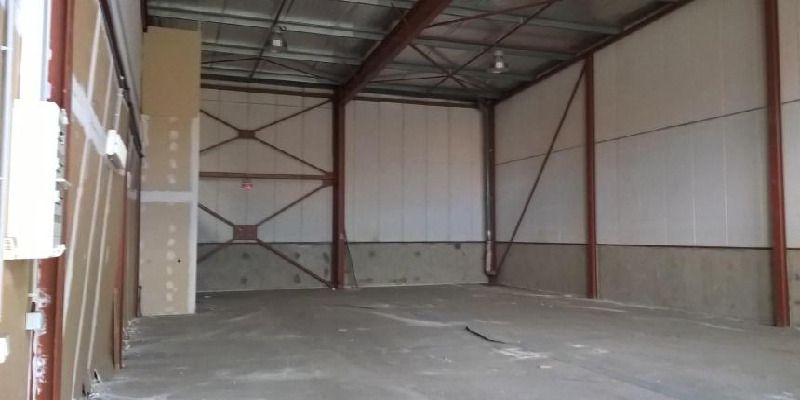 Location entrepôts 1500 m² non divisibles