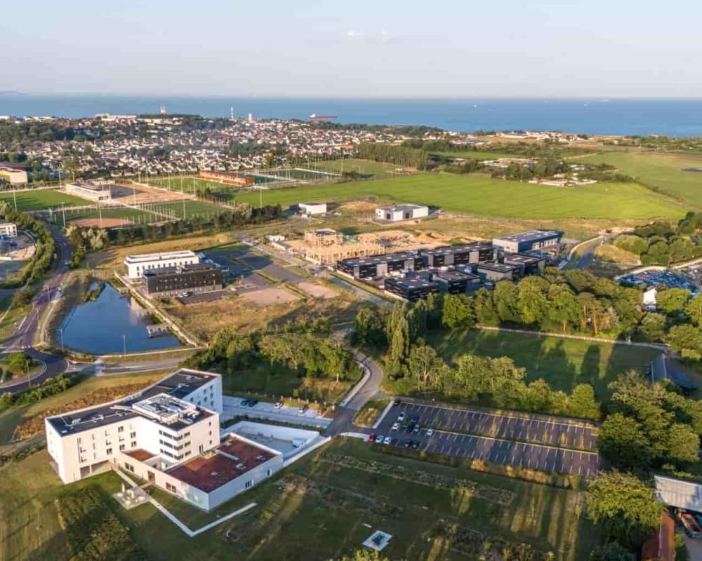 Vente terrain 190000 m² divisibles à partir de 1000 m²