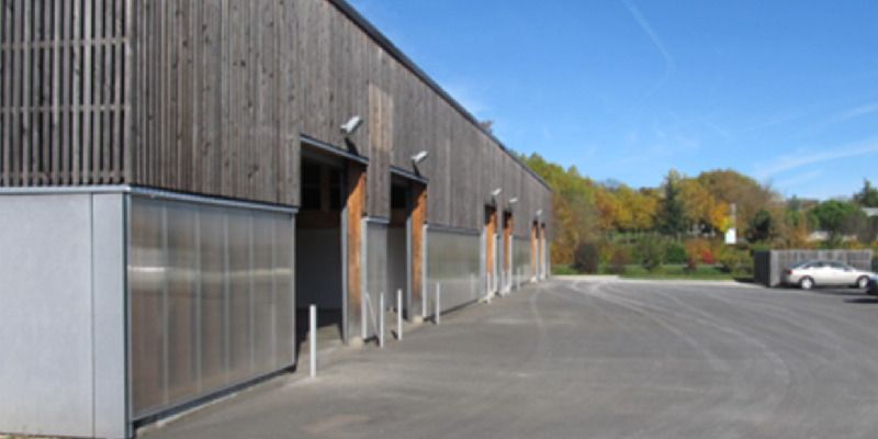 Location entrepôts 98 m² non divisibles