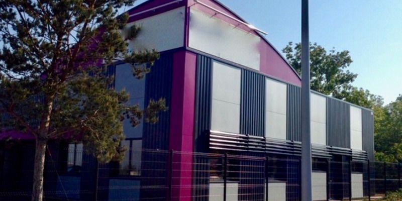 Location entrepôts 830 m² non divisibles