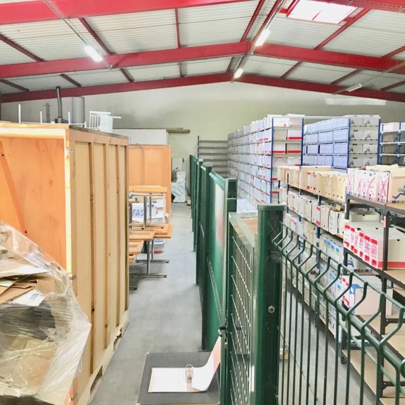 Location entrepôts 752 m² non divisibles
