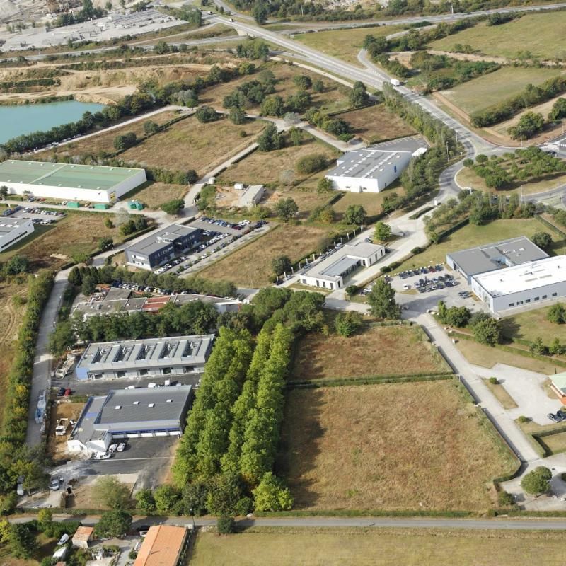 Vente terrain 3831 m² divisibles à partir de 1905 m²