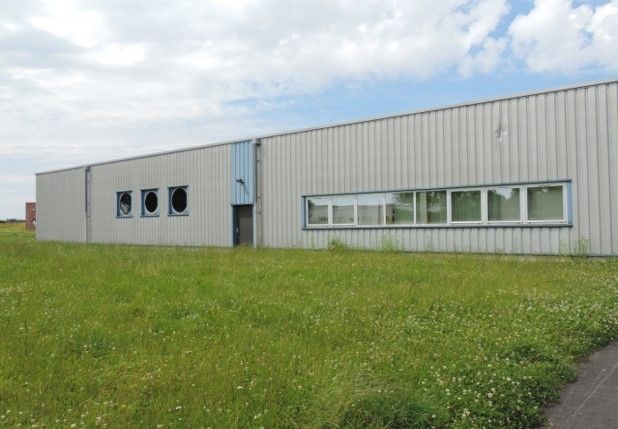Location entrepôts 600 m² non divisibles