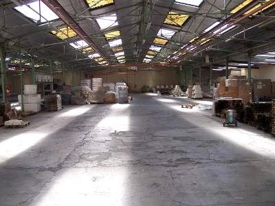 Vente entrepôts 5600 m² divisibles à partir de 2225 m²
