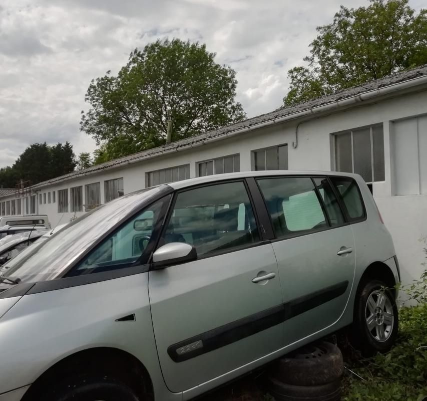 Location entrepôts 800 m² non divisibles