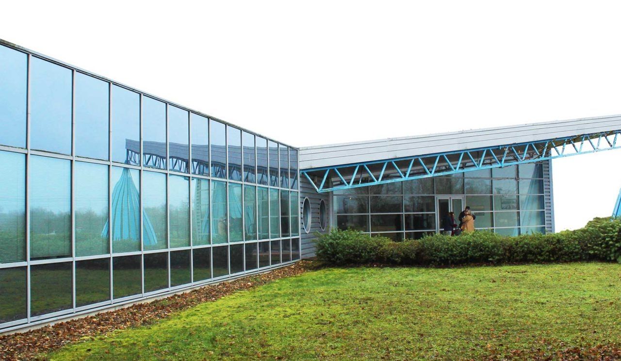 Vente entrepôts 10000 m² non divisibles