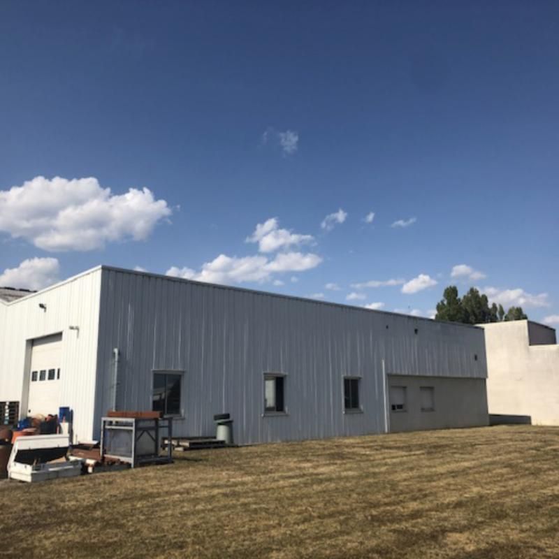 Vente entrepôts 700 m² non divisibles