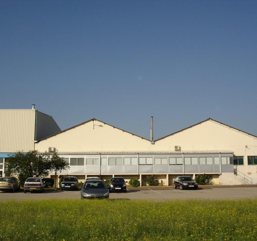 Location entrepôts 6000 m² non divisibles