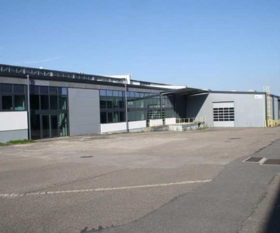 Location entrepôts 4000 m² non divisibles