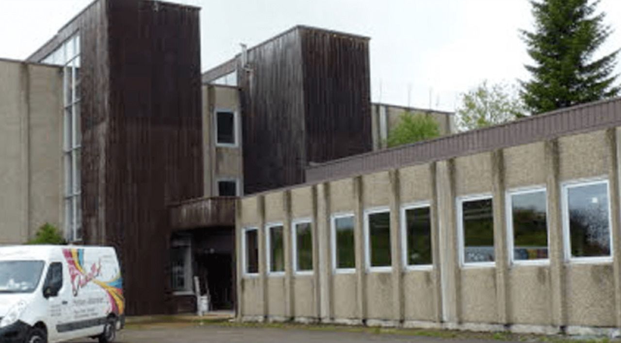 Location entrepôts 2130 m² non divisibles