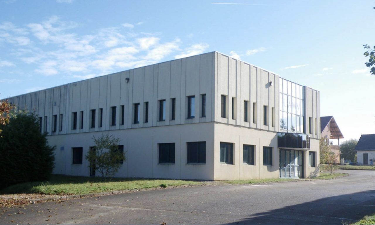Location entrepôts 980 m² non divisibles