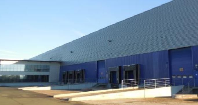 Location entrepôts 6000 m² non divisibles