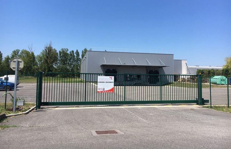 Vente entrepôts 3120 m² non divisibles