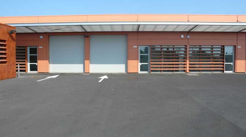 Location entrepôts 280 m² non divisibles